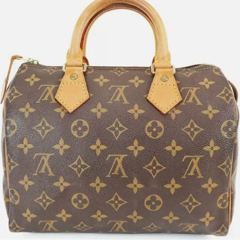 SOLD!!

AUTHENTIC Louis Vuitton Speedy 25 - Picture 2 of 11